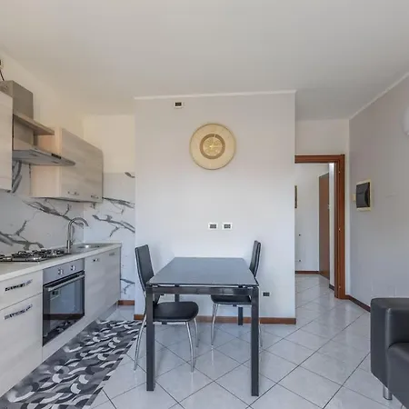 아파트 Lumina - Sunny Flat With Balcony *