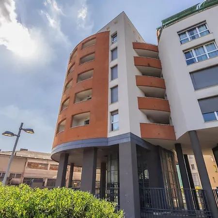 Lumina - Sunny Flat With Balcony 아파트 코모